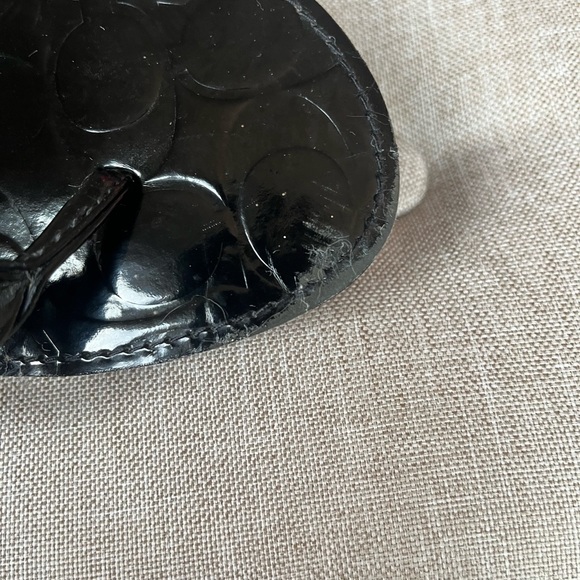 Women’s Coach Flip Flops - Picture 3 of 7